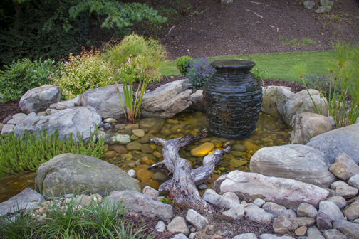 Fountain in Pond - Aquascape 